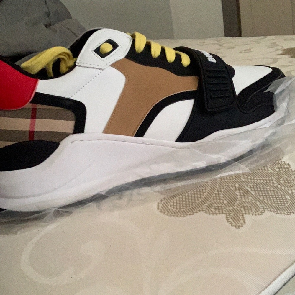 Burberry shoes